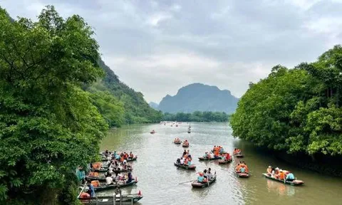 Ninh Bình tạm dừng nhiều tuyến tham quan du lịch do ảnh hưởng của mưa, bão