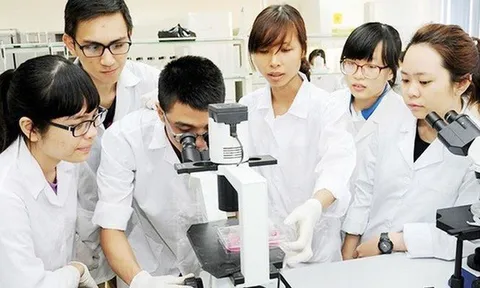 Đề xuất chính sách hỗ trợ học sinh, sinh viên, giảng viên đi học tập, nghiên cứu ở nước ngoài