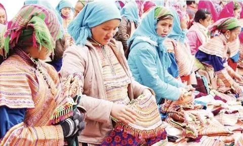 Du lịch “tiếp sức” cho làng nghề