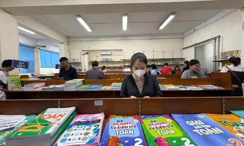 Hoàn thành cung ứng sách giáo khoa còn thiếu cho học sinh trước ngày 15-9