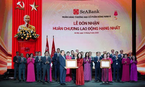 Ngân hàng SeABank đón nhận Huân chương Lao động hạng Nhất & Bằng khen của Bộ Công an