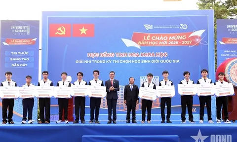 TP Hồ Chí Minh: Trao học bổng dành tặng các tân sinh viên xuất sắc