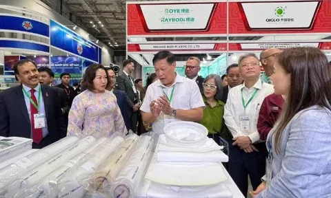 Hiện đại hóa ngành y để chăm sóc tốt hơn sức khỏe nhân dân