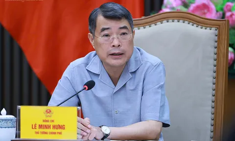 Thủ tướng yêu cầu đẩy nhanh giải ngân, không lùi tiến độ các dự án giao thông trọng điểm