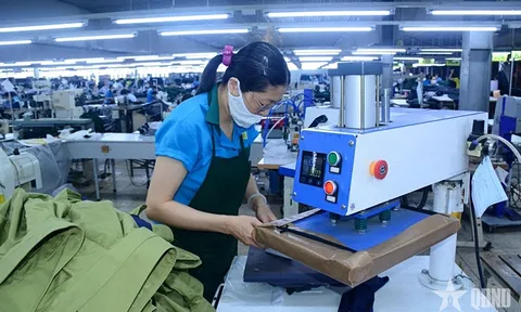 Kinh doanh quân trang, quân dụng phải được Bộ trưởng Bộ Quốc phòng, Bộ trưởng Bộ Công an đặt hàng