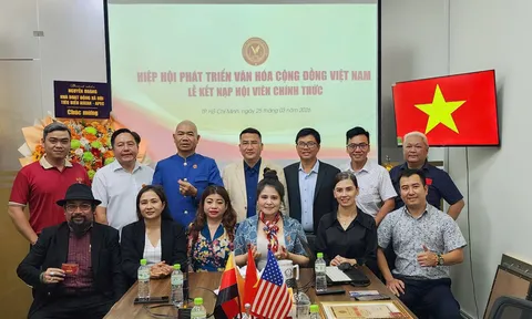 Hiệp hội Phát triển Văn hóa Cộng đồng Việt Nam (VCCDA) tổ chức lễ kết nạp hội viên