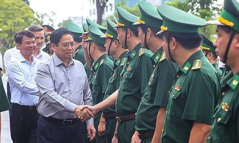 Thủ tướng: Lào Cai cần phát huy tối đa bản sắc, lấy sông Hồng làm trục dọc phát triển, xây dựng đô thị sân bay Sa Pa