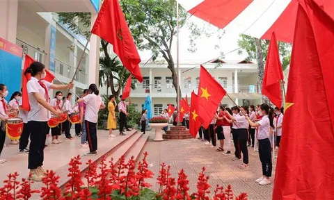 Học sinh các khối tựu trường, chuẩn bị khai giảng