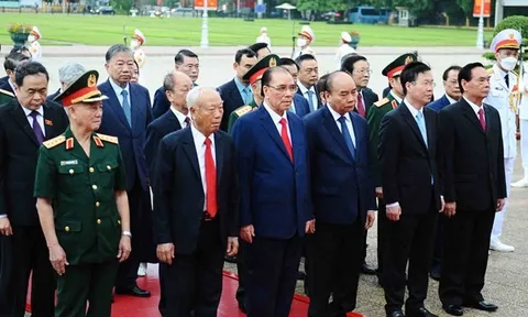 Lãnh đạo Đảng, Nhà nước vào Lăng viếng Bác dịp 77 năm Quốc khánh