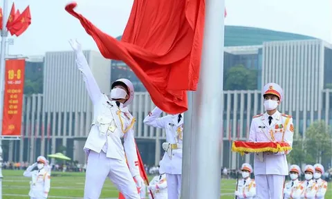 Lễ thượng cờ mừng Quốc khánh ở Lăng Chủ tịch Hồ Chí Minh