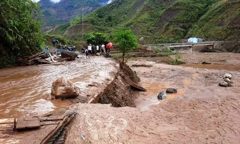 Vùng núi Bắc Bộ mưa dông, đề phòng lũ quét và sạt lở đất