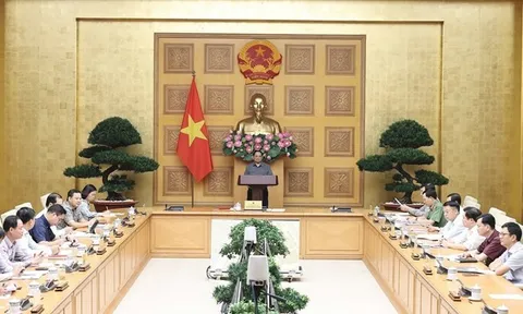 Thủ tướng: Không để người dân đói rét, không có chỗ ở sau bão lũ