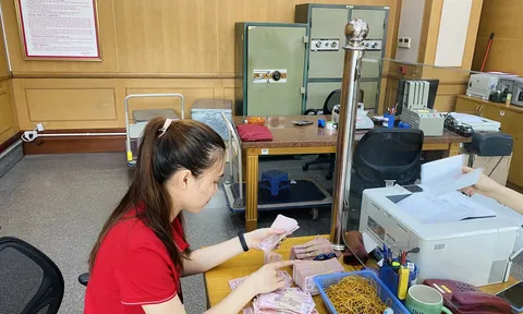 Lãi suất tăng cao, huy động vốn của tổ chức tín dụng vẫn chậm