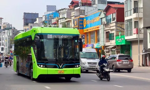Hà Nội lên lộ trình chuyển đổi sang xe buýt chạy năng lượng xanh