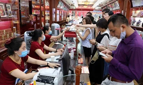 SJC duy trì trạng thái ‘bất động,’ cao hơn thế giới 18 triệu đồng