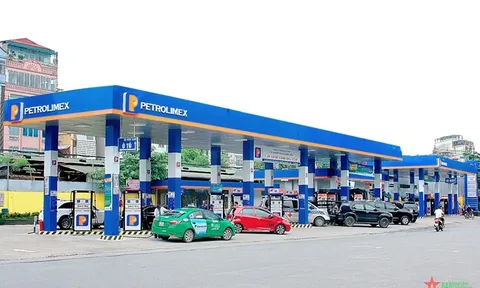 Petrolimex tăng thời gian bán hàng tại Hà Nội để phục vụ người tiêu dùng