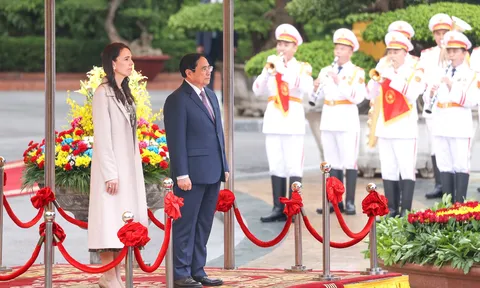 Thủ tướng Phạm Minh Chính chủ trì lễ đón chính thức Thủ tướng New Zealand
