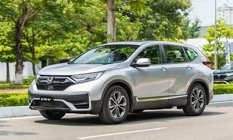 Nhiều mẫu xe ôtô bất ngờ được đại lý giảm giá bán trong dịp cuối năm
