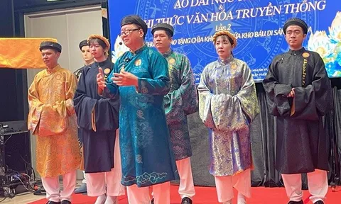 Người “may lại” hồn Việt bằng áo dài ngũ thân truyền thống