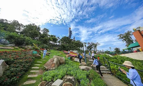 Ngành du lịch đã làm đẹp những vùng đất Việt Nam như thế nào?