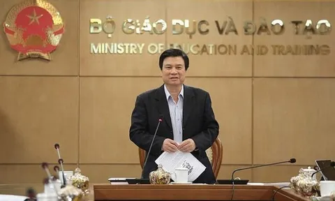 Kéo dài thời gian giữ chức đối với Thứ trưởng Bộ GDĐT Nguyễn Hữu Độ
