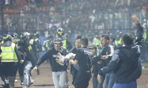 Indonesia đánh giá toàn diện giải bóng đá Liga 1 sau vụ bạo loạn