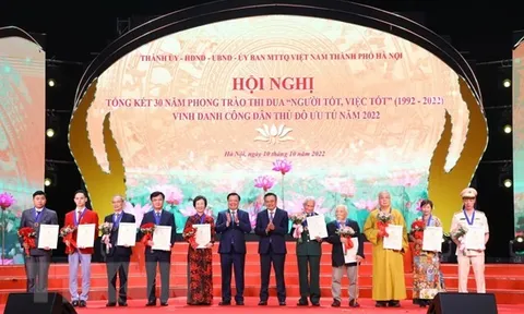 Hà Nội vinh danh 10 công dân ưu tú dịp 68 năm Ngày giải phóng Thủ đô