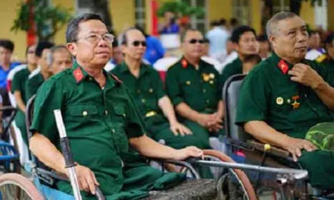 Trình Chủ tịch nước tặng quà cho người có công dịp Tết Nguyên đán 2023