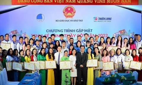 Cần thêm hỗ trợ để hạn chế giáo viên bỏ việc vì “lương không đủ sống”