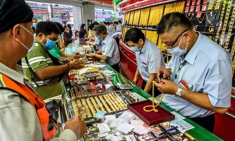 Giá vàng thế giới giảm 1% trước khả năng Fed sẽ tiếp tục tăng lãi suất