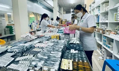 Chính phủ ban hành Nghị quyết về các giải pháp bảo đảm thuốc, trang thiết bị y tế