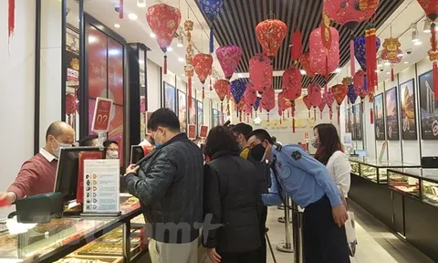 Giá vàng SJC đi xuống, tỷ giá trung tâm giảm phiên thứ 2 liên tiếp