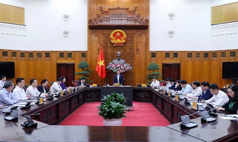 Thủ tướng chủ trì họp về lãi suất cho vay, trái phiếu doanh nghiệp và bất động sản