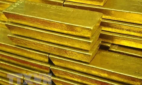 Giá vàng thế giới đi lên khi Fed tiếp tục tăng lãi suất