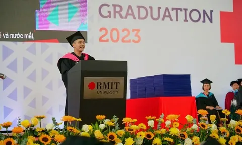 Thủ khoa xuất sắc ĐH RMIT từng bị chê không có khả năng học tiếng Anh