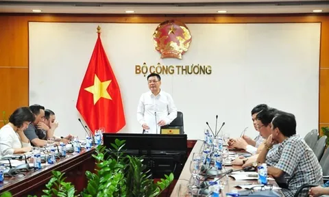 Bộ trưởng Công Thương: Đảm bảo nguồn cung xăng dầu mọi tình huống