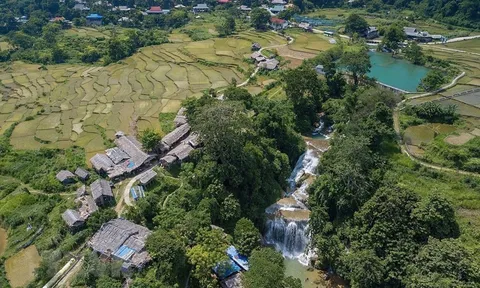 Chiêm ngưỡng vẻ đẹp tự nhiên, nguyên sơ của Thác Mu ở Hòa Bình