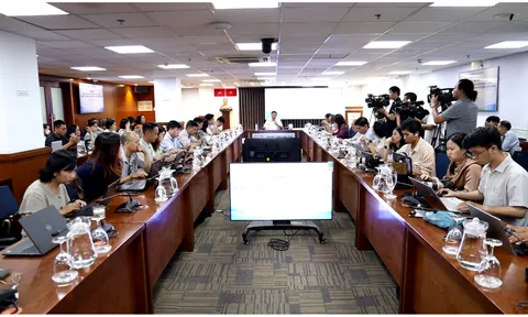 UBND TP. Hồ Chí Minh họp báo định kỳ về các vấn đề kinh tế, xã hội, phòng chống dịch
