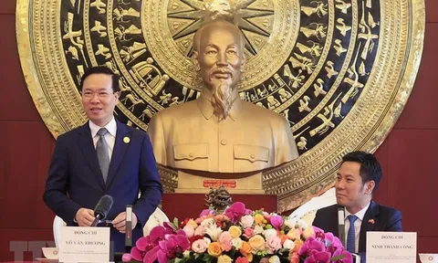 Chủ tịch nước Võ Văn Thưởng gặp mặt cán bộ, nhân viên Đại sứ quán và các cơ quan đại diện Việt Nam tại Trung Quốc