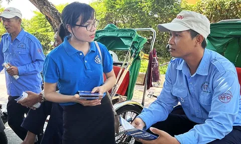 Đẩy mạnh công tác thu, phát triển người tham gia bảo hiểm xã hội, bảo hiểm y tế