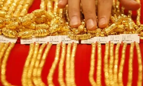 Giá vàng ngày 16/1: Vàng miếng đứng yên, vàng nhẫn SJC vượt 64 triệu đồng/lượng