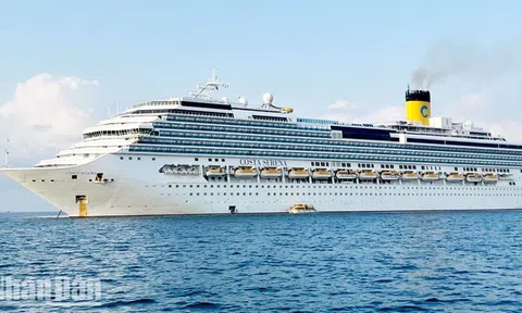 Tàu du lịch 5 sao chở hơn 1.000 khách quốc tế đến Phú Quốc