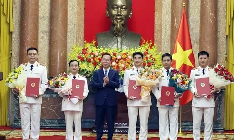 Chủ tịch nước Võ Văn Thưởng trao Quyết định bổ nhiệm chức danh Kiểm sát viên Viện Kiểm sát nhân dân tối cao
