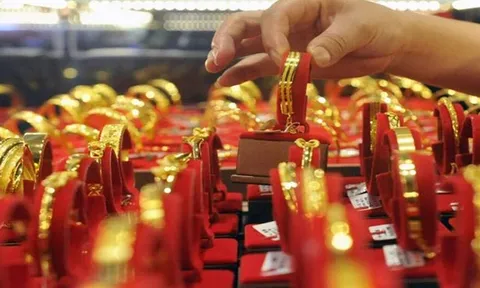 Giá vàng ngày 21/3: Thế giới lập đỉnh mới, trong nước tăng hơn nửa triệu đồng/lượng