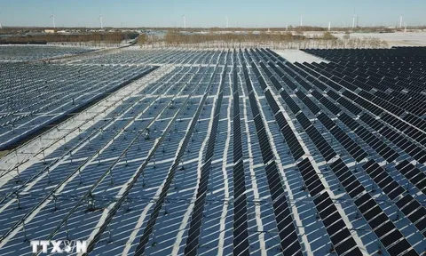 Trung Quốc đứng đầu thế giới về sản xuất pin năng lượng Mặt Trời