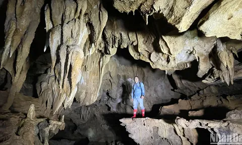 Phát hiện hang động Vân Tiên đẹp mê hồn ở miền núi Quảng Trị