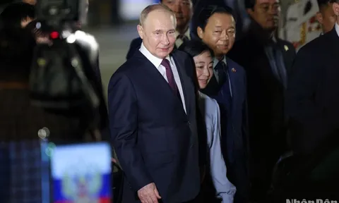 Tổng thống Liên bang Nga Vladimir Putin bắt đầu chuyến thăm cấp Nhà nước tới Việt Nam