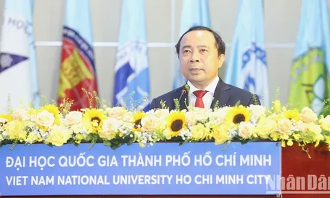 Công bố các quyết định về tổ chức, nhân sự Đại học Quốc gia Thành phố Hồ Chí Minh