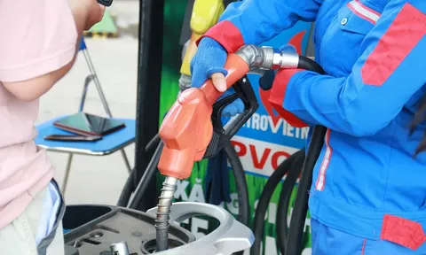 Giá xăng dầu hôm nay ngày 5/9/2024: Giá xăng dầu giảm lần thứ ba liên tiếp