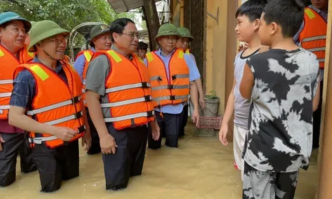 Thủ tướng Phạm Minh Chính thị sát tình hình mưa lũ tại Bắc Giang